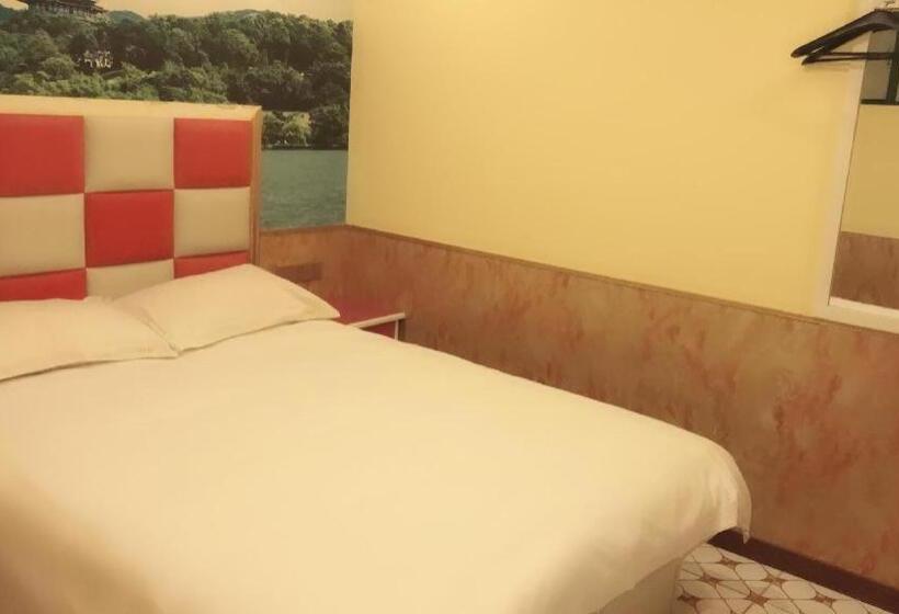 Ease Hotel Shanghai Chuanhuan Nan Road Chuansha Metro Station