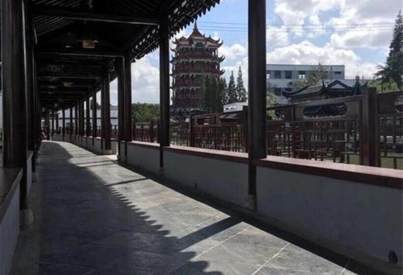 Ease Hotel Shanghai Chuanhuan Nan Road Chuansha Metro Station