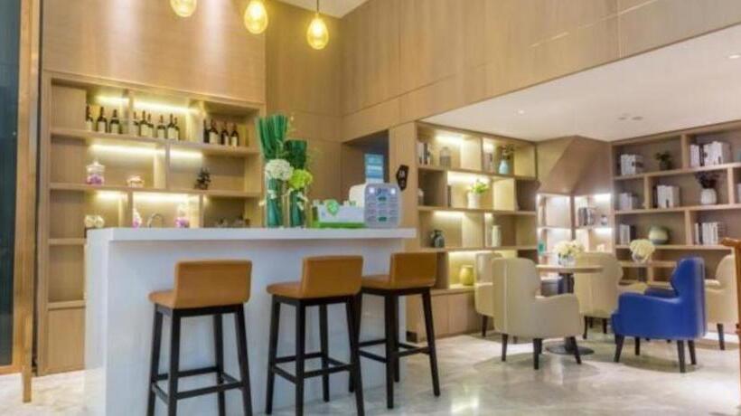 Echarm Hotel Wuhan Guanggu Walking Street Huazhong University Of Science And Technology