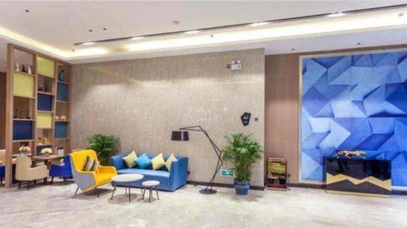 Echarm Hotel Wuhan Guanggu Walking Street Huazhong University Of Science And Technology
