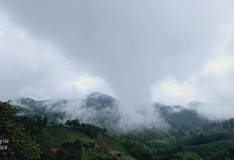 Отель Baan Hom Muen Li