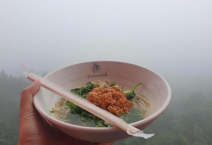 Отель Baan Hom Muen Li