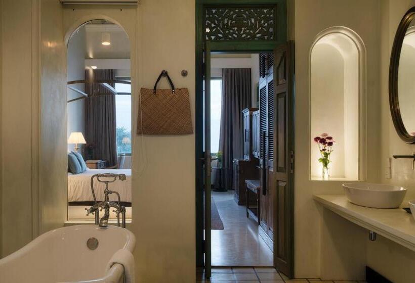 Отель Candella House