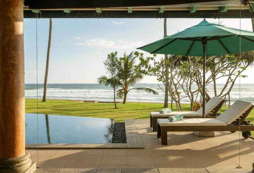 Отель Candella House