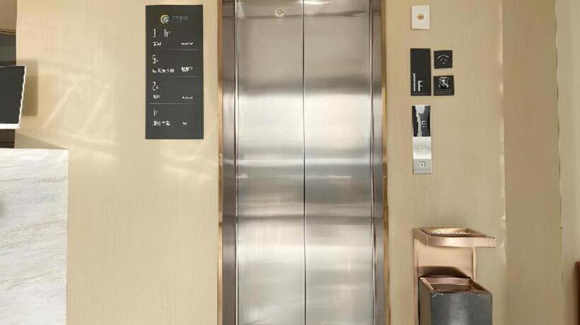 호텔 City Comfort Inn Baoding Railway Station