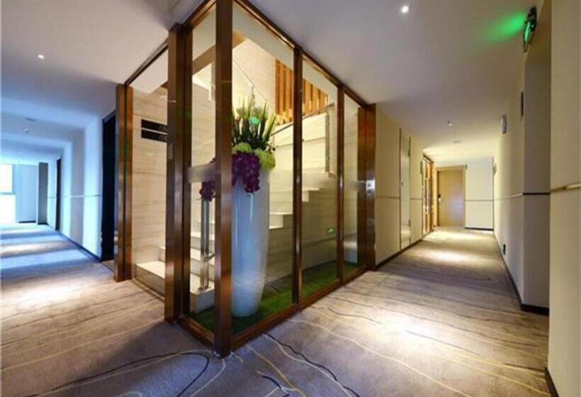 Отель City Comfort Inn Guiyang Financial City Convention Center Metro Station