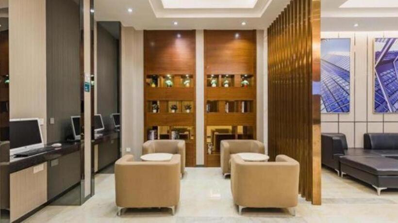 호텔 City Comfort Inn Heyuan Wanlong City Railway Station