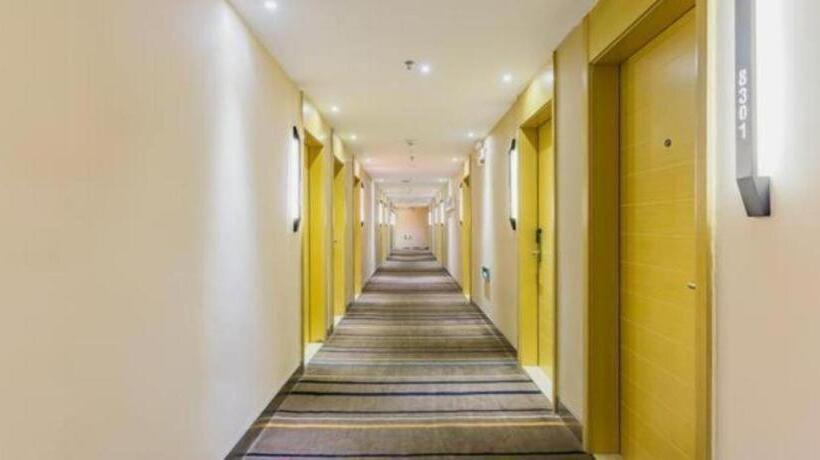 호텔 City Comfort Inn Heyuan Wanlong City Railway Station