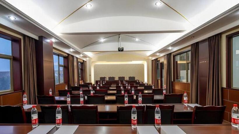 호텔 City Comfort Inn Mount Emei