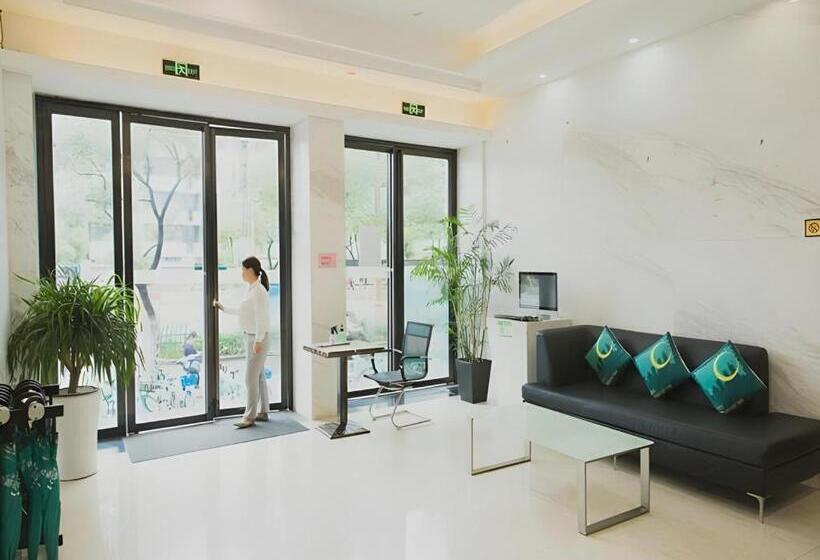 ホテル City Comfort Inn Nanchang Bayi Square Metro Station Wushang