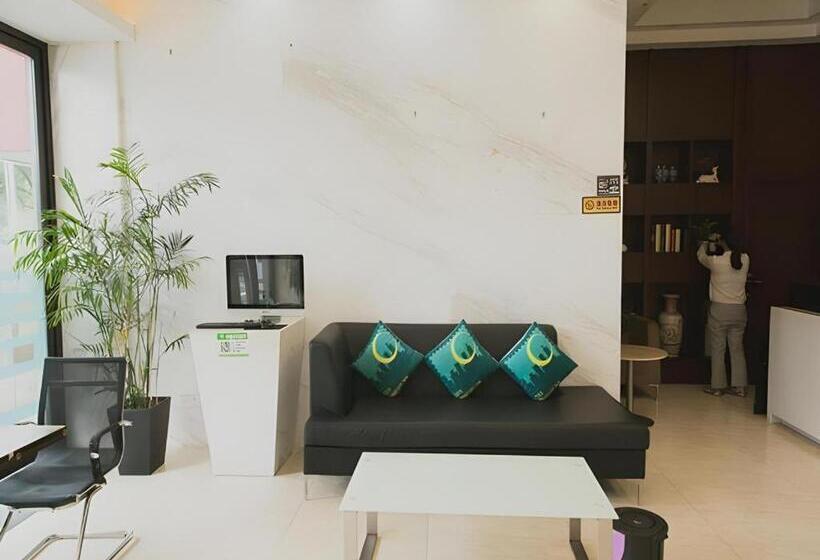 ホテル City Comfort Inn Nanchang Bayi Square Metro Station Wushang