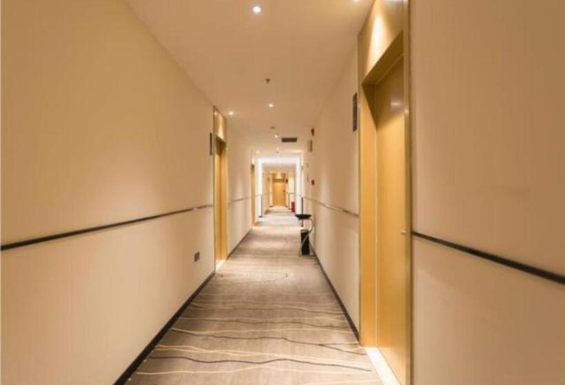 Отель City Comfort Inn Nanchang Gaoxin Avenue Metro Station Aixi Lake