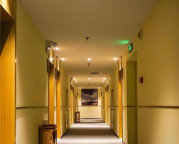 هتل City Comfort Inn Shijiazhuang Zhonghua Street 2nd Hospital North Courtyard