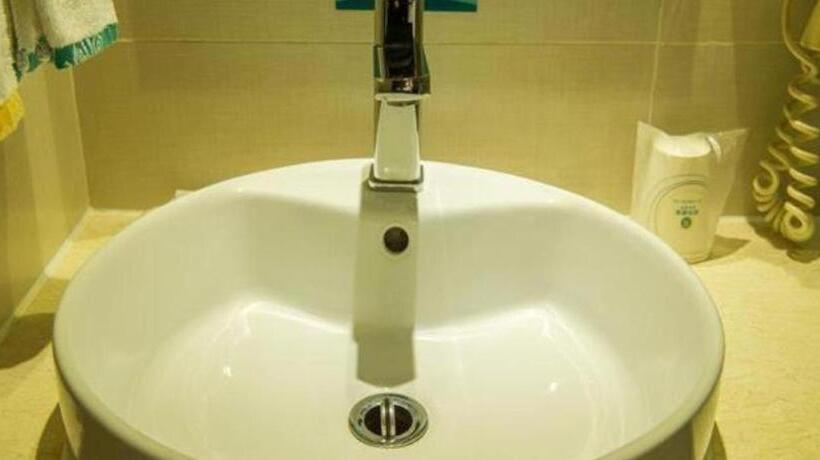 Отель City Comfort Inn Yulin Youth Square 1st People S Hospital