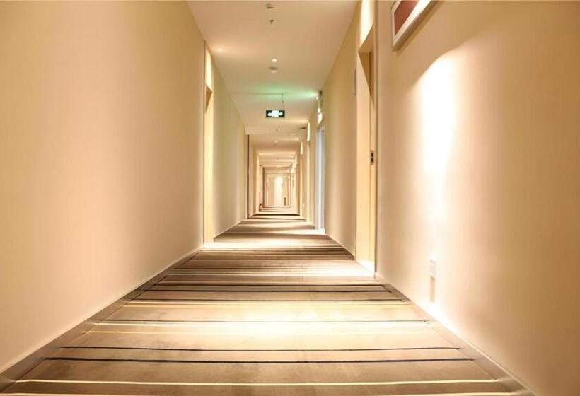 هتل City Comfort Inn Zhuhai University Town Tangjiawan Plaza