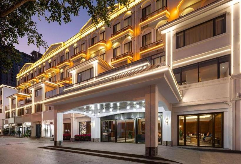 בית מלון כפרי Days Inn By Wyndham Hainan Sanya Bay