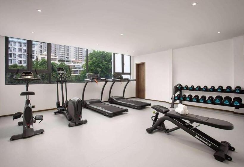 בית מלון כפרי Days Inn By Wyndham Hainan Sanya Bay