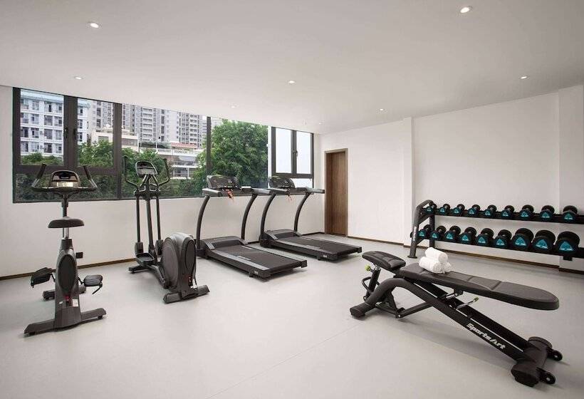 בית מלון כפרי Days Inn By Wyndham Hainan Sanya Bay