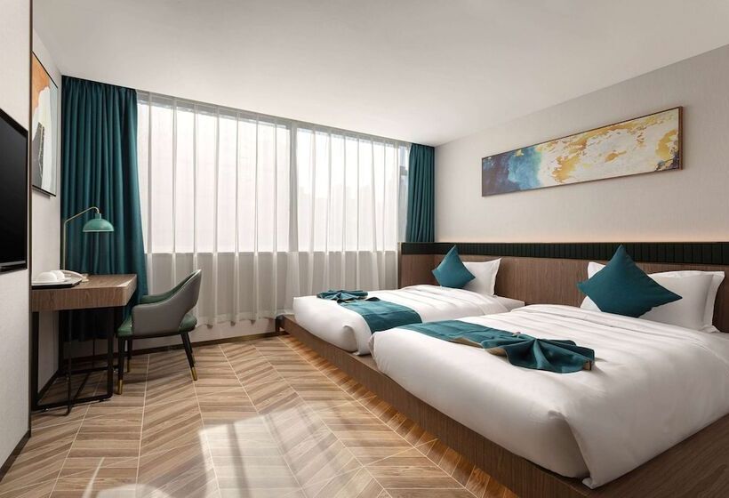 בית מלון כפרי Days Inn By Wyndham Hainan Sanya Bay