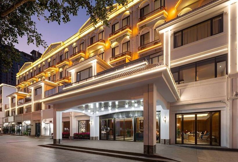 בית מלון כפרי Days Inn By Wyndham Hainan Sanya Bay