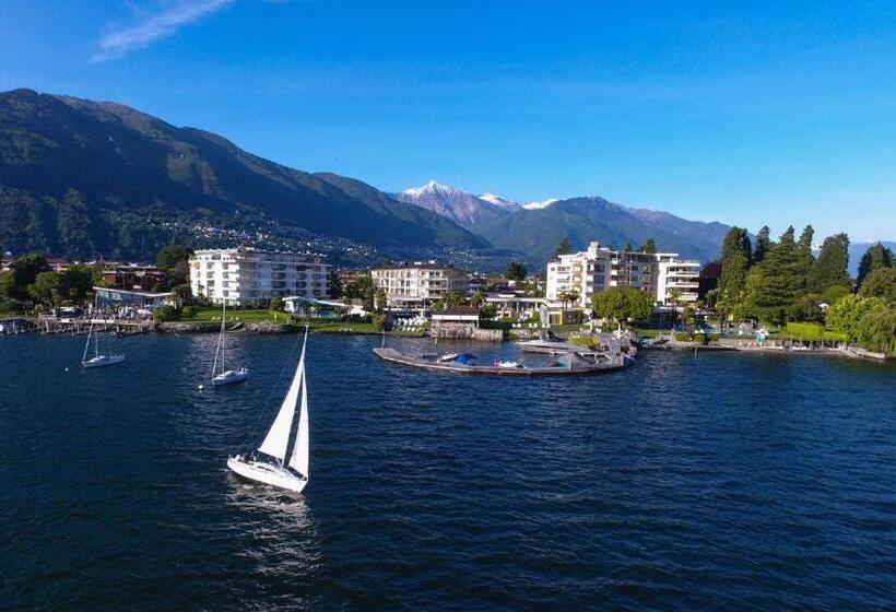 Отель Eden Roc Marina