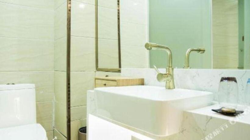 Otel James Joyce Coffetel Baoding Railway Station