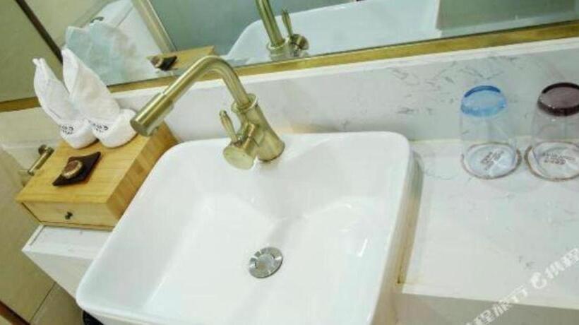 酒店 James Joyce Coffetel Baoding Railway Station