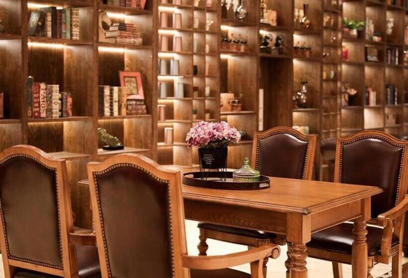 هتل James Joyce Coffetel Nanchang Railway Station Wanguo International