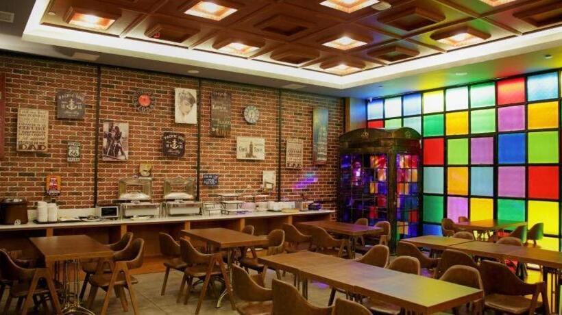 Отель James Joyce Coffetel Shijiazhuang Wanda Plaza Tangu Metro Station