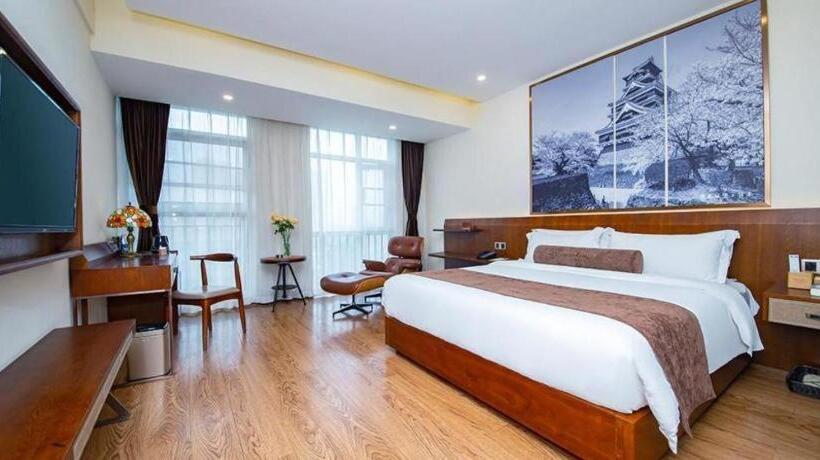 Hotel James Joyce Coffetel Wuhan Huanlegu Renhe Road Subway Station