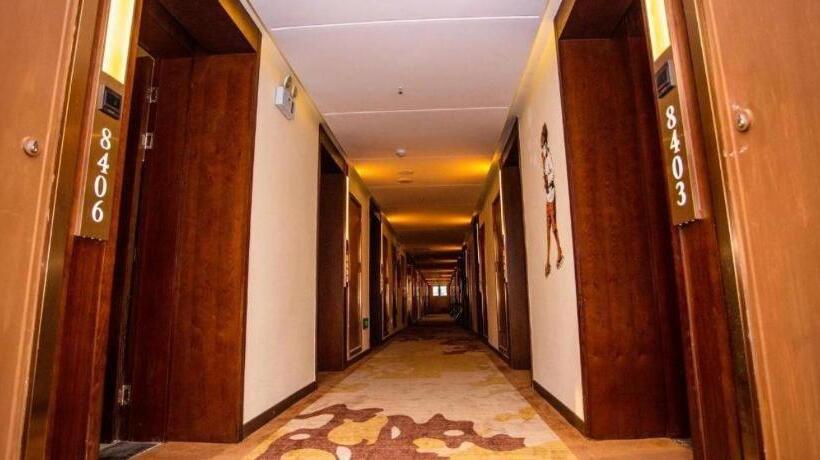 Hotel James Joyce Coffetel Wuhan Huanlegu Renhe Road Subway Station