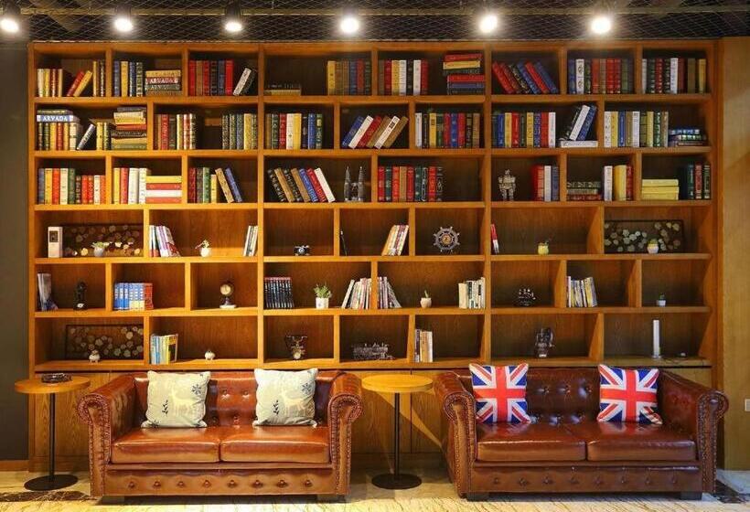 בית מלון כפרי James Joyce Coffetel·shenyang North Railway Station Shifu Square