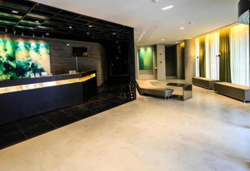 هتل Jinjiang Inn Select Tianjin Xiaobailou Metro Station