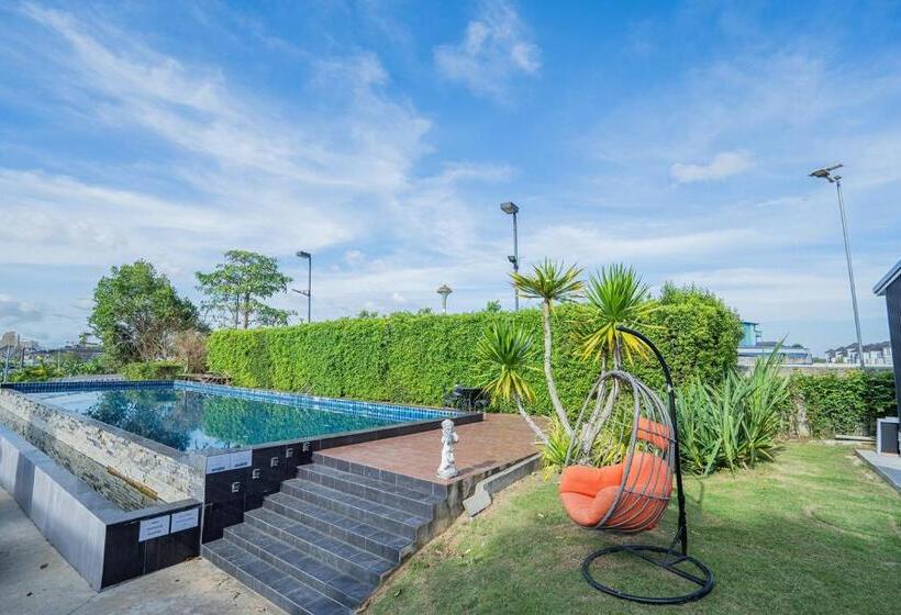 ホテル Nutchana Hill Boutique