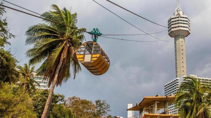 בית מלון כפרי Oyo 371 Sea Breeze Residence