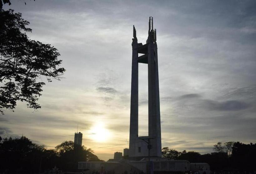 Отель Reddoorz Plus @ Project 6 Quezon City