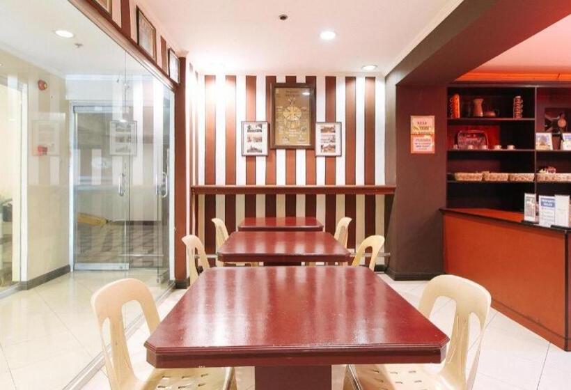 Отель Reddoorz Plus @ Project 6 Quezon City