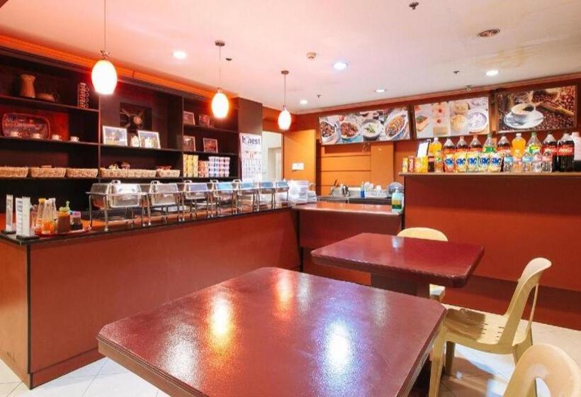 Отель Reddoorz Plus @ Project 6 Quezon City