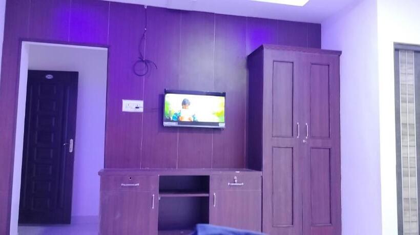 Отель Riya Residency