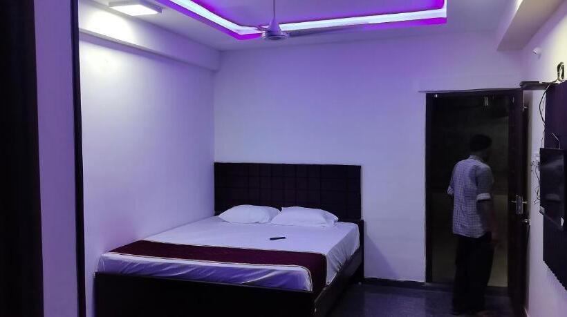 Отель Riya Residency