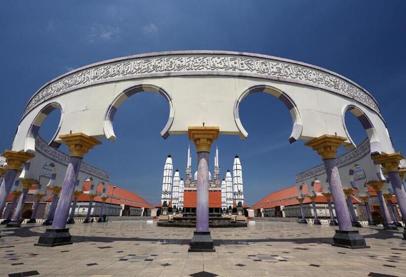 Отель Sky Residence Semarang