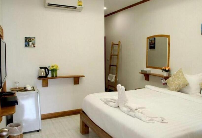 בית מלון כפרי Small