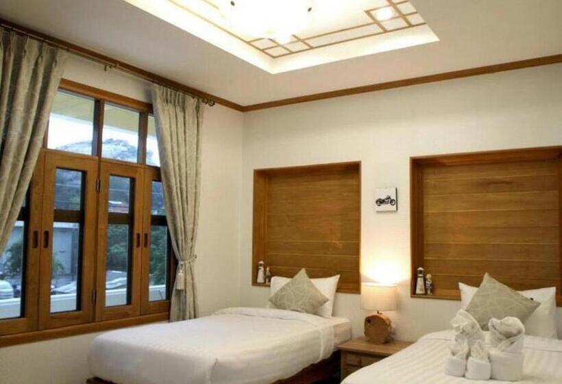 בית מלון כפרי Small