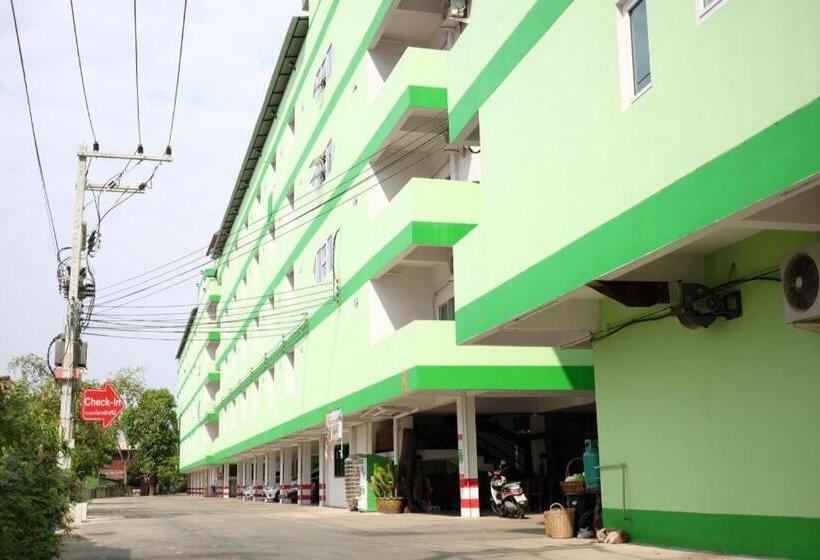 ホテル Tantawan Place