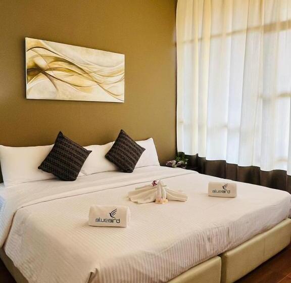 酒店 The Cave By Blue Bird