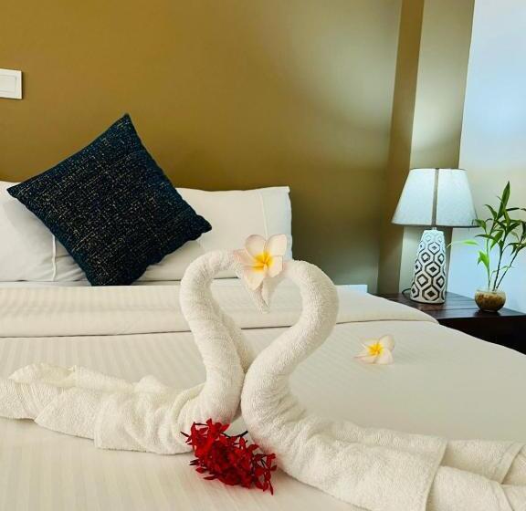 酒店 The Cave By Blue Bird