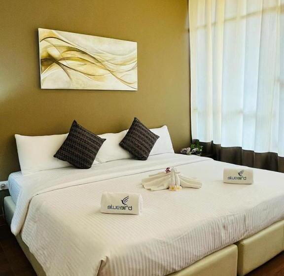 酒店 The Cave By Blue Bird