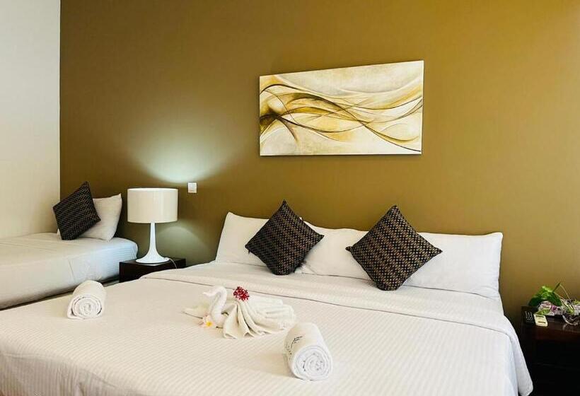 酒店 The Cave By Blue Bird