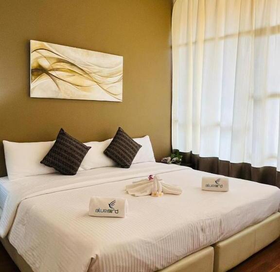 酒店 The Cave By Blue Bird