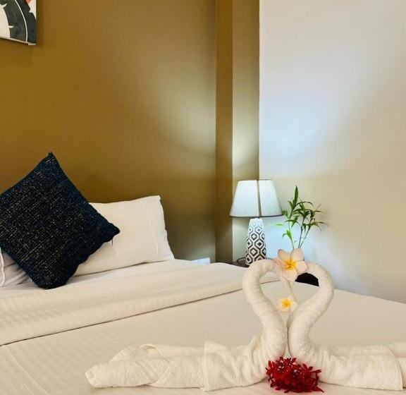 酒店 The Cave By Blue Bird